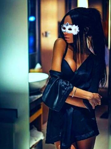 Карина Знойная Блондинка